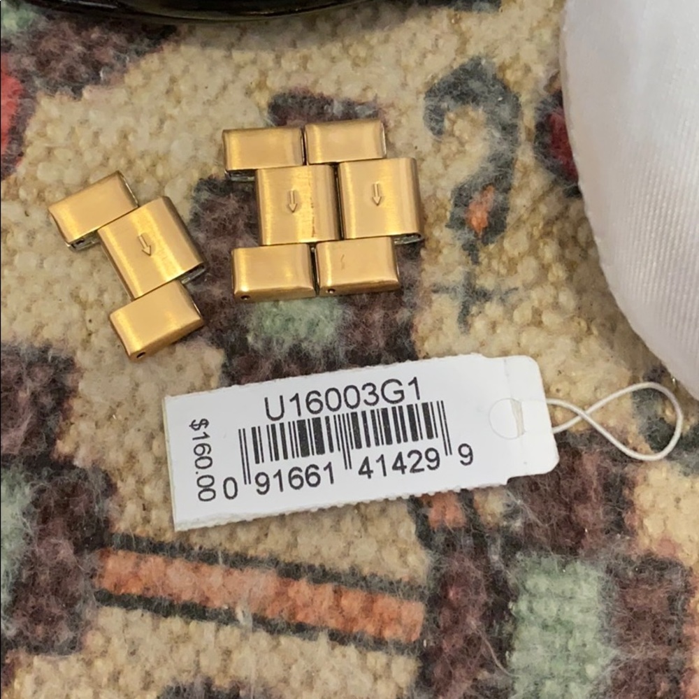 GUESS Watch - Picture 4 of 5